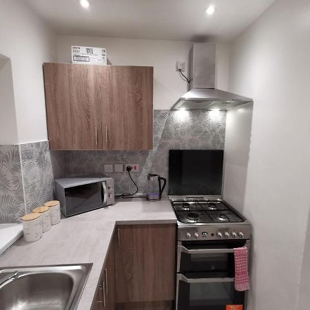 Three Bedroom Modern Apartment By Luton Airport And Luton Station Bagian luar foto
